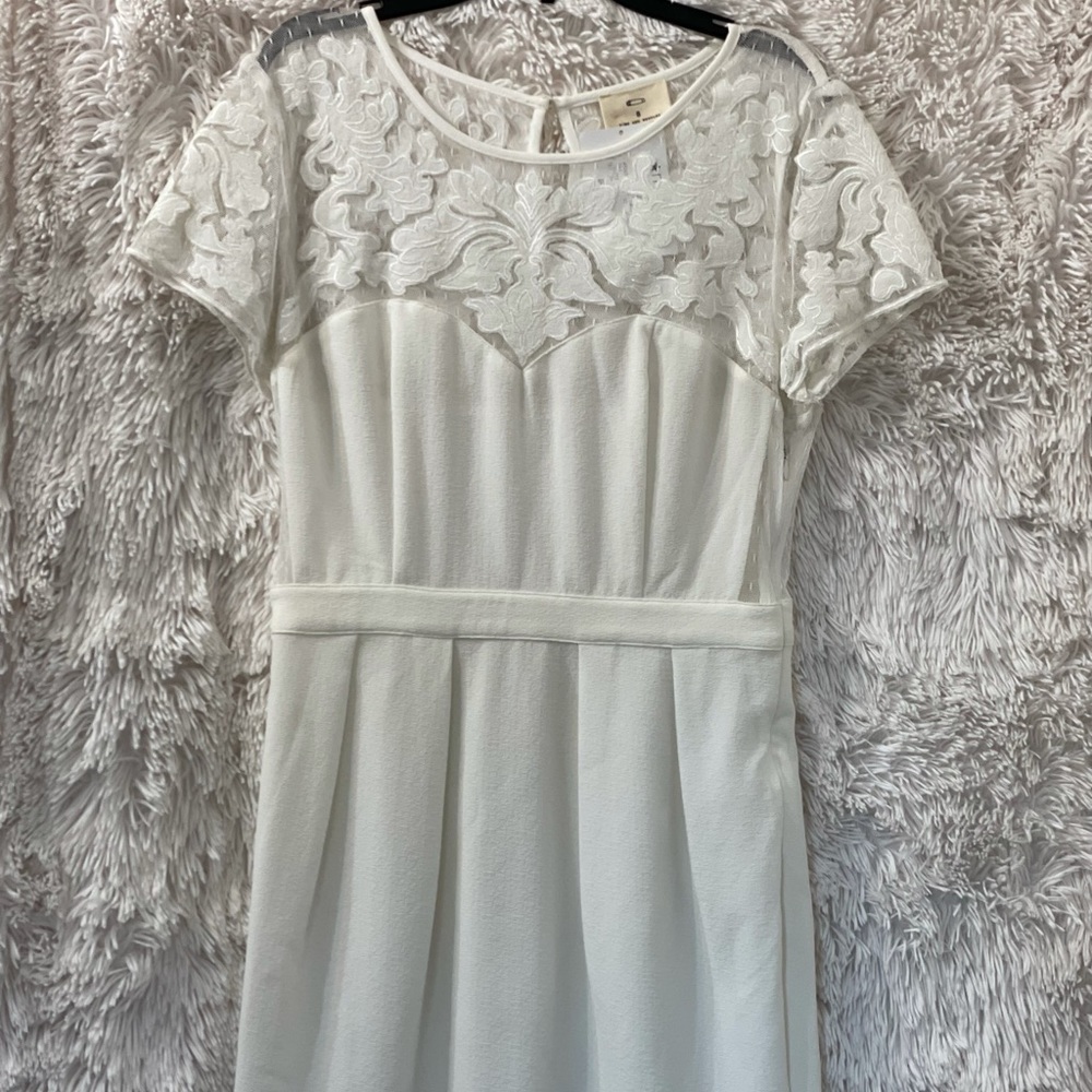 Pins and Niddles Ivory Dress Sz: 8 MSRP $25